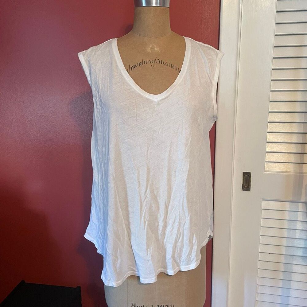ATM | white flowy tank M